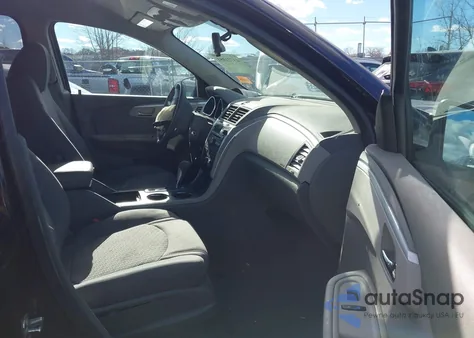 2010 Chevrolet Traverse Ls z USA, uszkodzony, nr VIN 1GNLREEDXAS128853